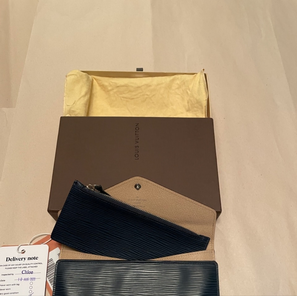 Authentic Louis Vuitton Sarah Wallet